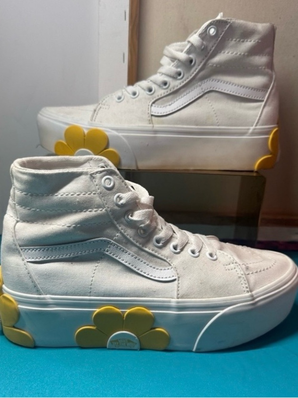 Vans High-Top Platform Daisy Sneakers 🌼🌼🌼